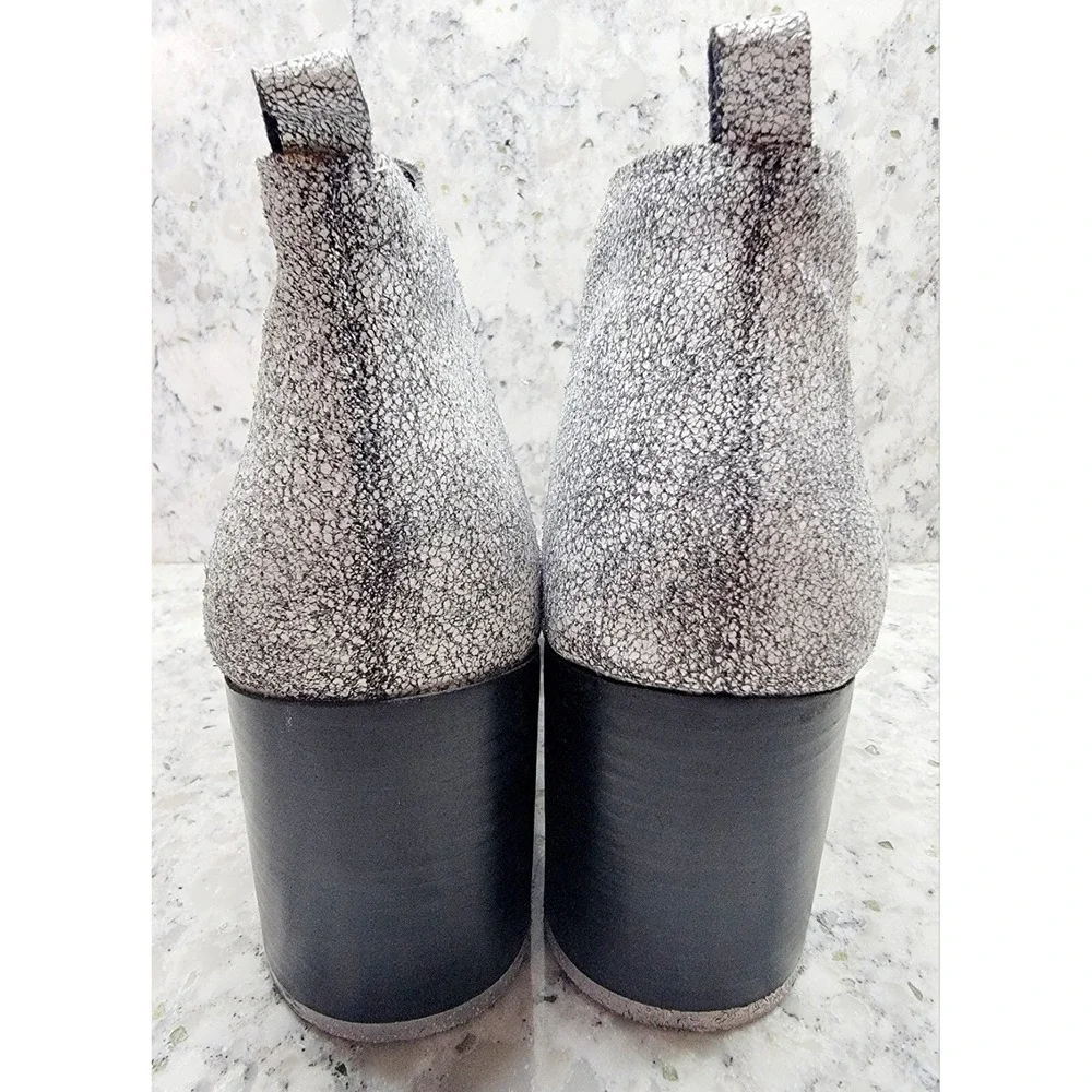 Report Signature 7M Silver Cracked Leather Pointed Toe Ankle Boots Block Heel‎